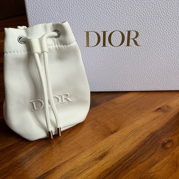 Dior White Bucket Bag, NEW - Picture 3 of 13